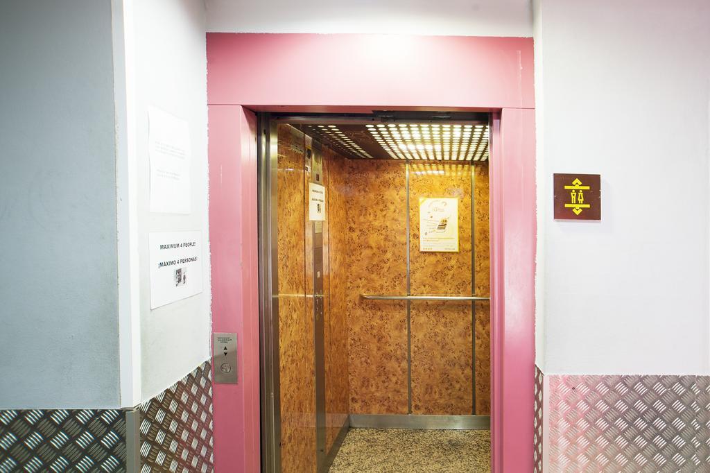 Center-Ramblas Guest House Barcelona Luaran gambar