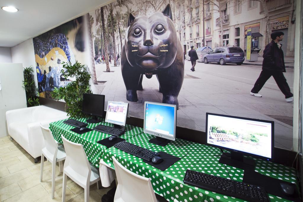 Center-Ramblas Guest House Barcelona Luaran gambar